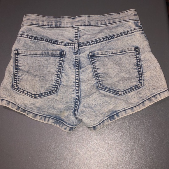 JEAN SHORTS - Picture 2 of 2